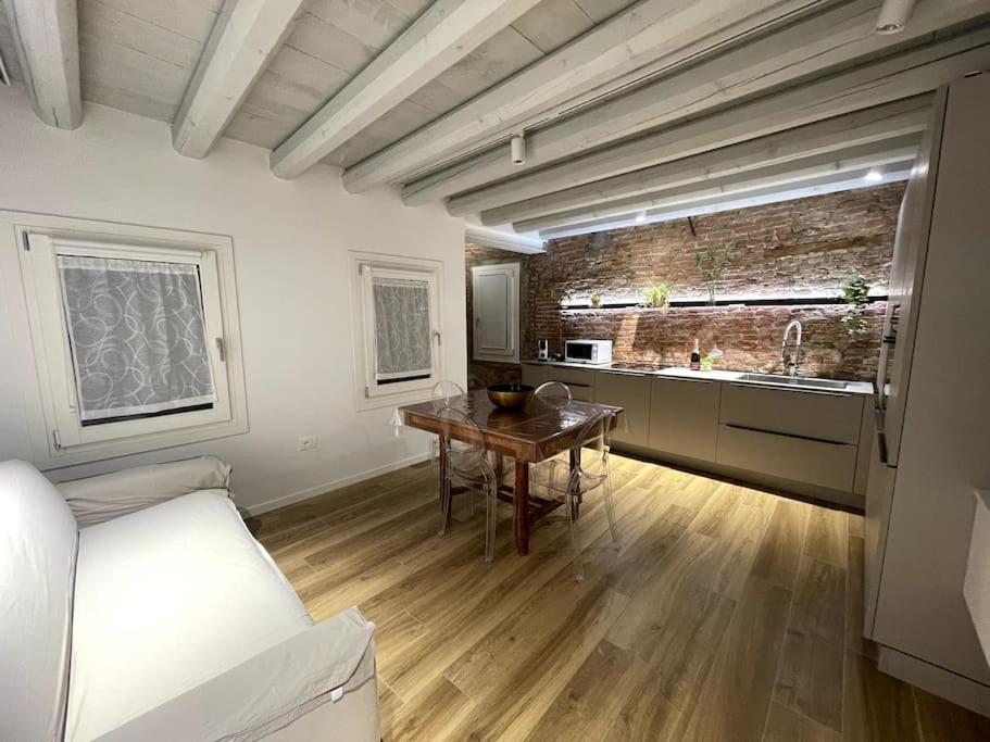 Antico Rudere Luxury Apartment 키오자 외부 사진
